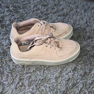 Pink, Rosie color air forces